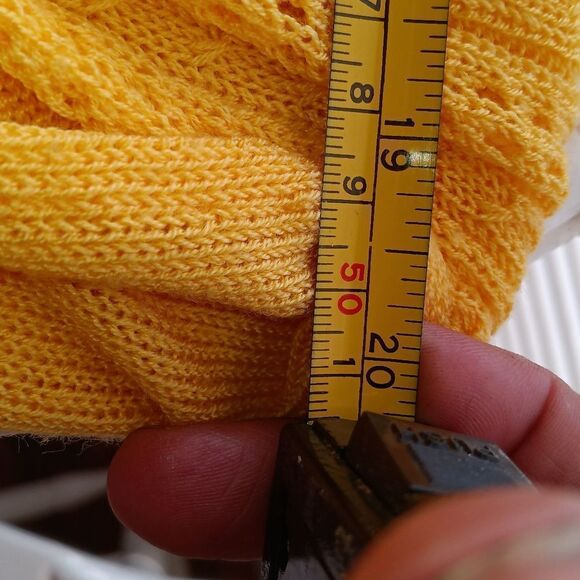 Yellow Sleeveless Summer Sweater sz Med - Picture 3 of 9